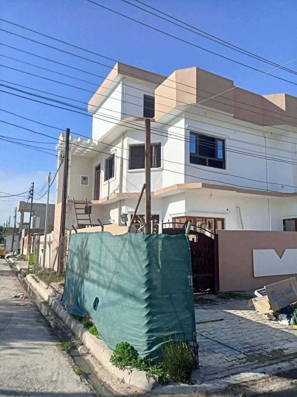 اعلان بيت بلديه ١٢٥ متر ركن مربع للبيع 
على شارع ٢٠ طابقين وغرفه فوك ٥ غرف نوم بناء جديد فول العنوان كركوك حي العسكري شارع مله جمال 
السعر ١٠٠ مليون وبيه مجال
للاستفسار الاتصال على الرقم ***********
توجد خدمة واتساب على هذا الرقم 
لمعرفة المزيد من العروض تابع صفحتنا على الفيس بوك سجاد للعقار ونستقبل جميع عروض بيع وشراء العقارات
