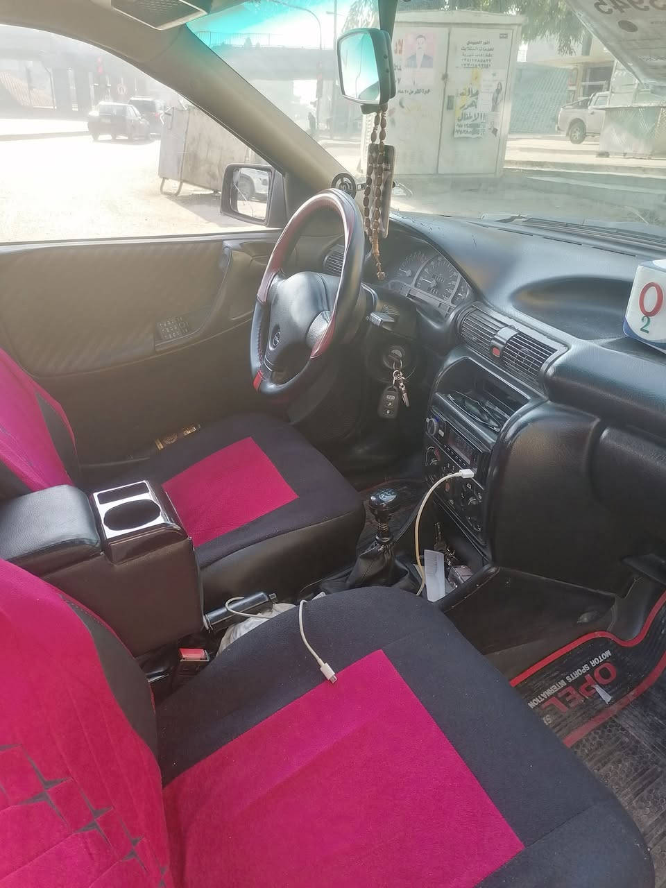 السلام عليكم 
استرا محرك 1600 كابريتة المرغوب قطارة مال بانزين موديل 93 رقم نينوى سنوية لغاية 2029 ابيعك أني الشرعي قفل مركزي تنتة استيرن بور بدون ضرر فقط دواير ودوسات الخلف مصلحين كابون الكتروني السعر 47$ وبيها مجال للطيبين ***********
