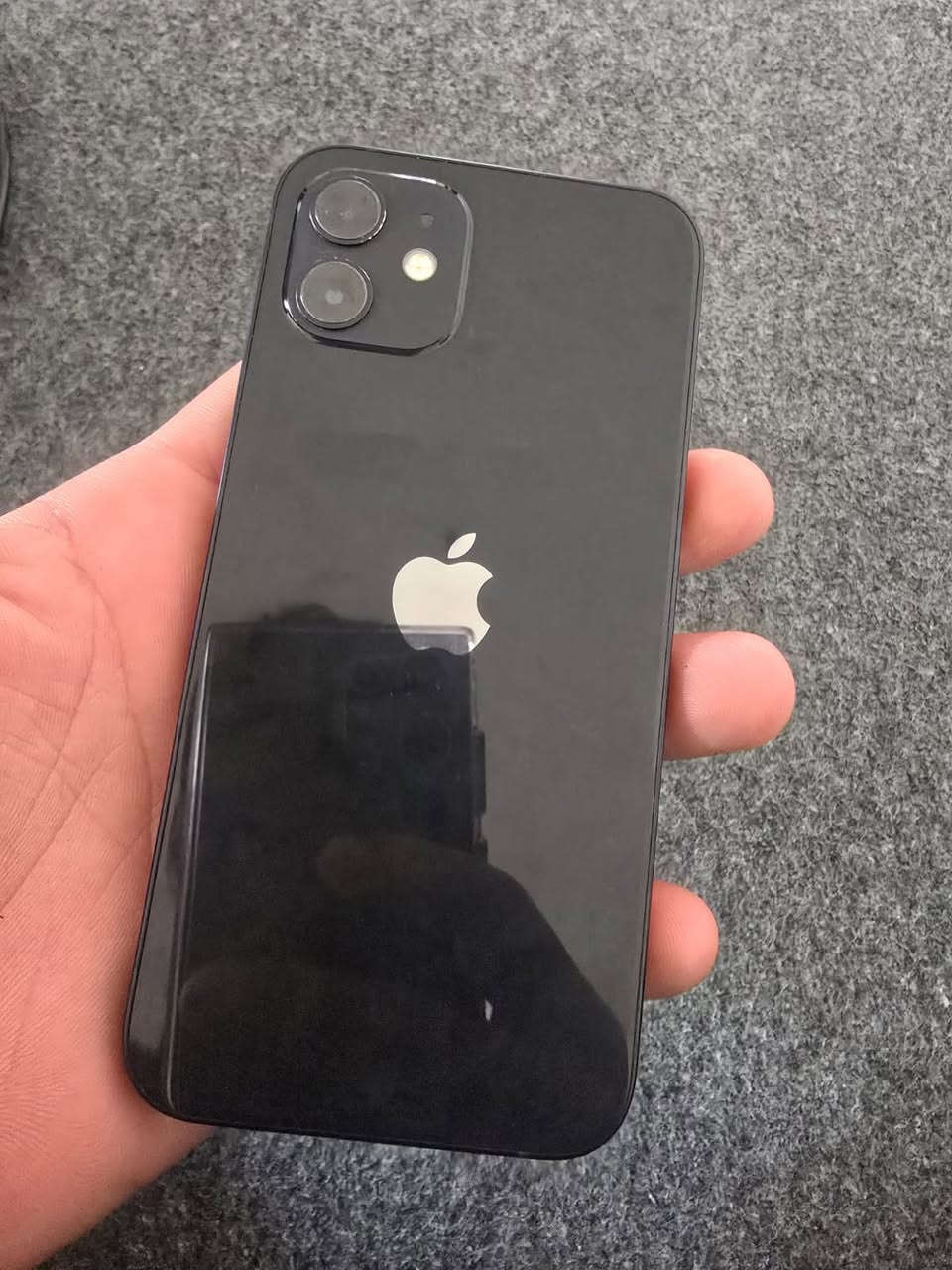 سلام عليكم. جهاز ايفون 12عادي للبيع او مراوس  بس الخط الي بطرف الشاشه وكع مانكسر بس صار خط صار 3اشهر ع هاي الحاله مايكبر الخط  ولا يمشي والبقيه شخط مابي مامفتوح بطاريته 77بلاديه كلشي شغال ذاكرته 256فيس يدي شغال السعر 250التصال ***********
