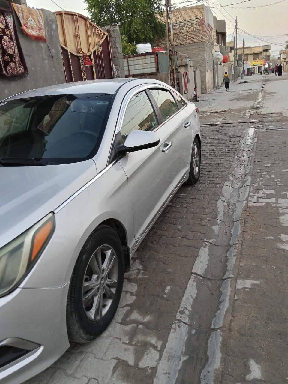 السلام عليكم سوناته للبيع موديل 2015وارد امريكي حادث جاملغ يمنه مبدل وبنيد نصه صبغ ووربع الباب صبغ بس مامبدلات ويم قبق البانزين هم اكو صبغ قليل السعر 110وبيه مجال مكان بغداد المحموديه ***********/‏‪ ***********
