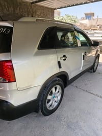 للبيع سورنتو 20013جاهزه من كلشي صدر أمامي قبل يومين من شديته .لكهربائي...