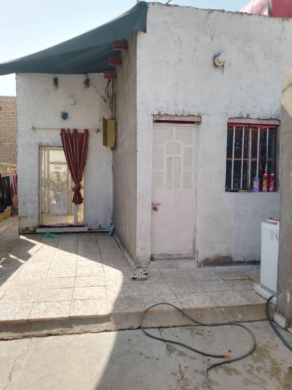 بيت البيع دجين شارع حجي كشكول قرب حسينه اهل البيت ***********
