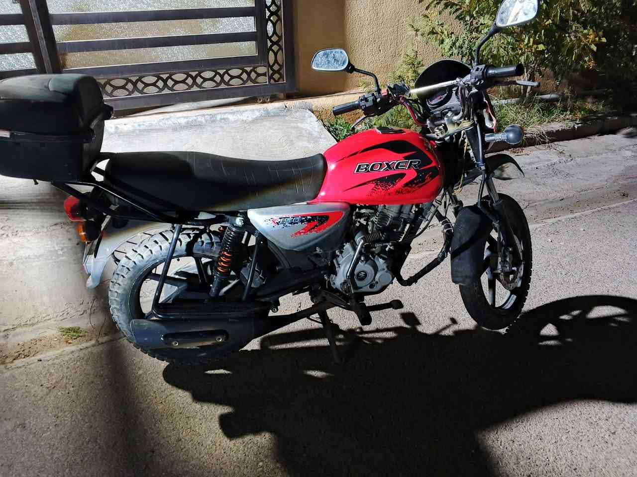 سلام عليكم دراجه بوكسر موديل 21 أوراق اصولي شرط الترقيم كفاله عامه من كلشي مكينه كفاله من كلشي كهربائيات شغاله اي نقص مابيها 
العنوان ديالى خالص هبهب 
(((اتصل على صاحب الدراجه ‏‪***********‬‏)))سعر الدراجه 1250 وبيه مجال قليل
