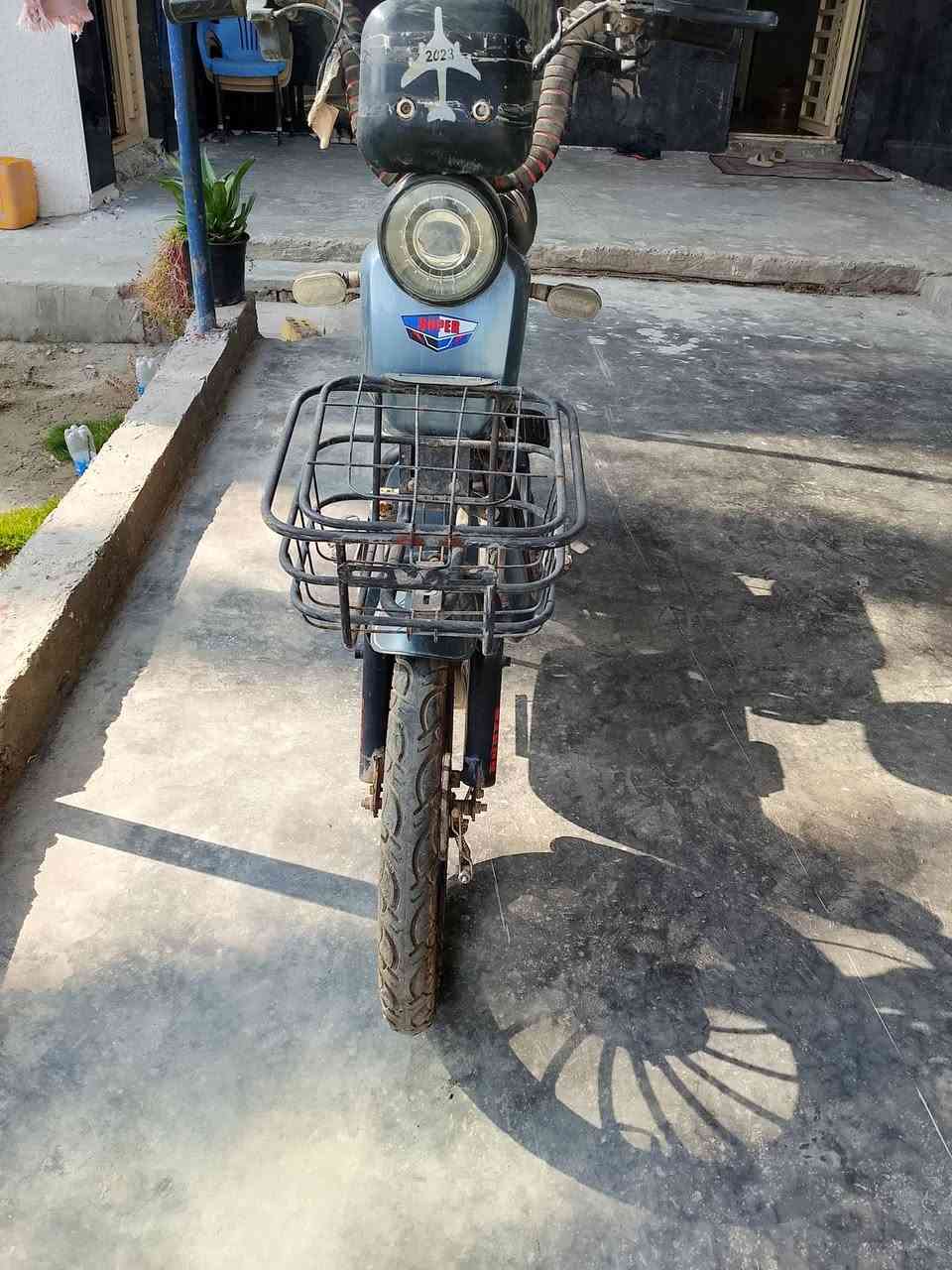 السلام عليكم بايسكل شحن حجم 20 اربعه
بطاريات الدبل رقم الهاتف:***********
