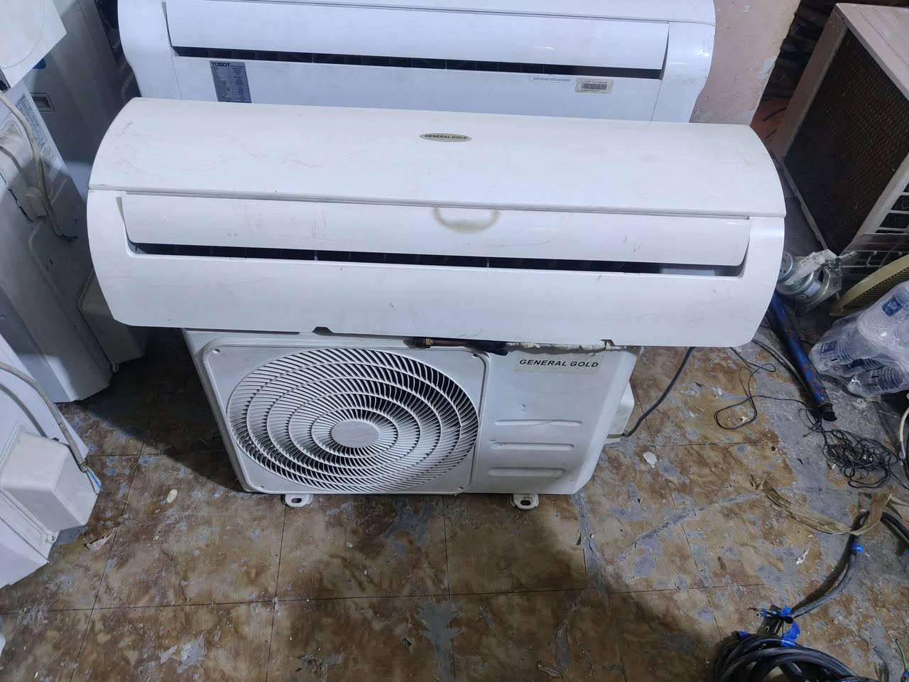 سبالت لبيع كلهن شرط الشغل وعلى الضمان عندي من طن إلى 3طن كلمن وسعره عنوان بغداد الشعب شارع الصحه ***********
