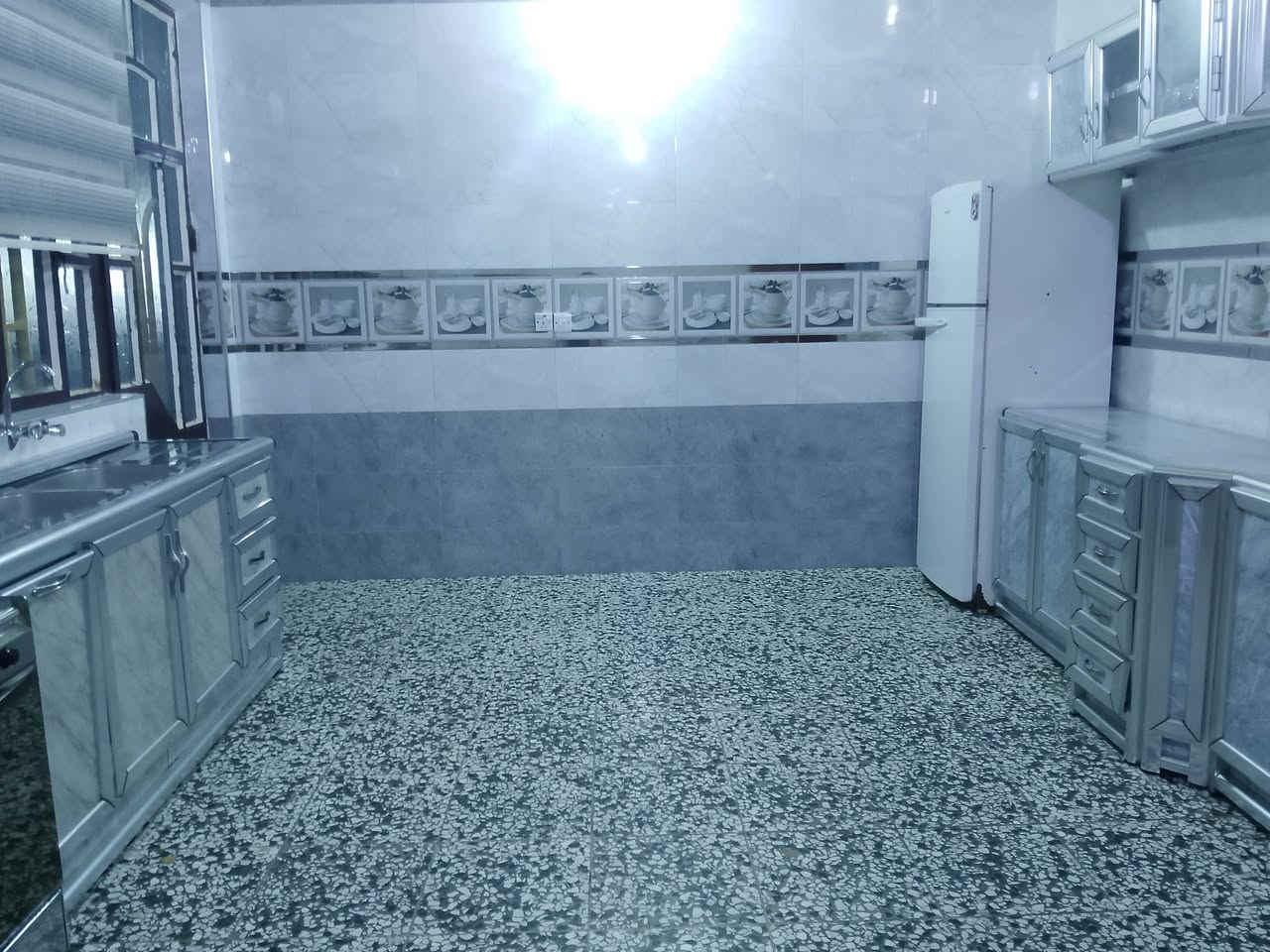 بيت للبيع مساحته 400متر غرفتين نوم واستقبال وصاله ومطبخ وصحيات وحديقه جانبيه بناء حديث طابوك طابو زراعي سند 25الناحيه البستان للاستفسار 
*********** واتساب
***********
