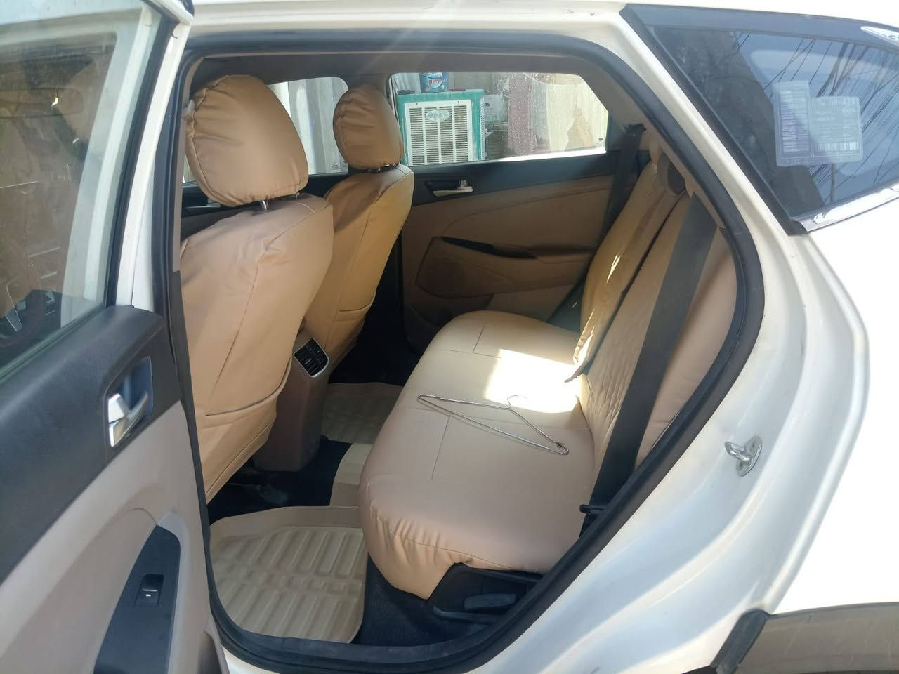 السلام عليكم هونداي توكسان خليجي موديل ٢٠٢٠ حجم محرك ٢٠٠٠ماشيه ٦٣الف قابله للزيادة الموصفات تحكم استيرن جهتين تبريد قطعتين سياره الكشنات كلها مغلفه جلد ثلاثة أنظم قياده لد نهاري ليلي بيها صبغ أماكن وضربه جاملغ الخلفي جهة سايق سياره امانه الله كلش جديده رقم أربيل باسمي رقم الجديد السعر ١٥٠ وبيها مجال بسيط رقم الهاتف *********** او مراسله على الخاص فقط بيع التقرير موجود بصور
