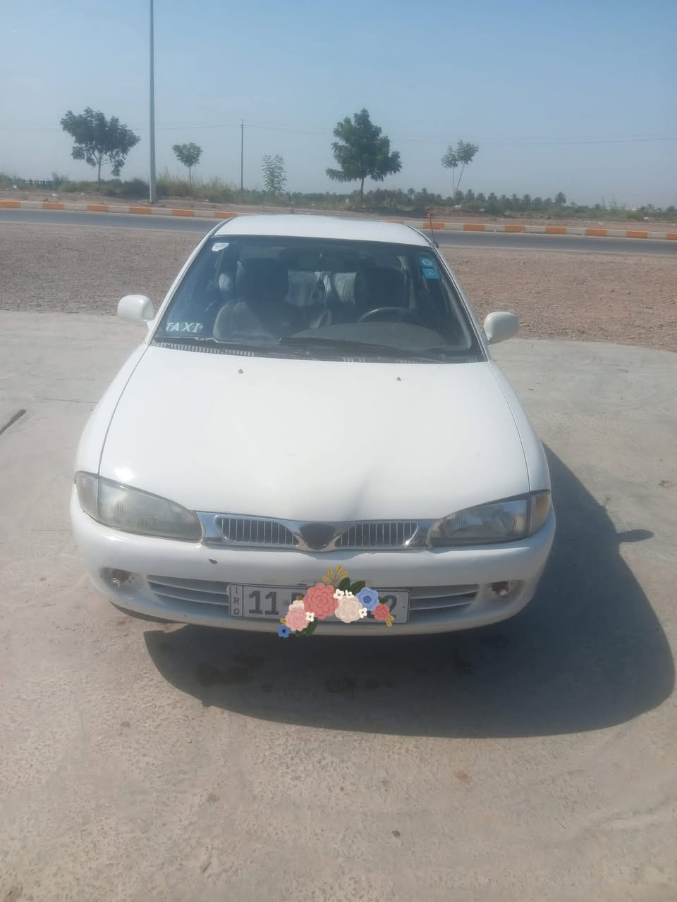 مصبوغه عام
برتون 2002 

رقم بغداد انكليزي

سنويه لغايه 2028

مصبوغه عام 

كير محرك مكفول

تخم تاير جديد

صدر نص عمر

كهربايئات شغاله كلهه

تبريد عايز كمبريسر

هزه شهر وتصقط

السعر35$وبيهه مجال

العنوان صلاح الدين الظلوعيه

رقم الهاتف:***********
