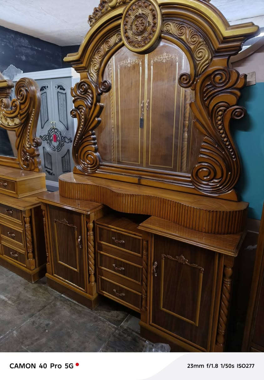 غرفة ٦باب ملحق تزكام شغل ثكيل خارج داخل صاج وجه ٥ملم داخل ٤ملم ضهر جرجوبة دفن  زاوية كنتورية بارتفاع الكنتور دنك زان أي ضرر مابيها نضافتها ٩٥/١٠٠مكان بغداد فلكة حي النصر سعر مليون وربع يوجد توصيل ***********
