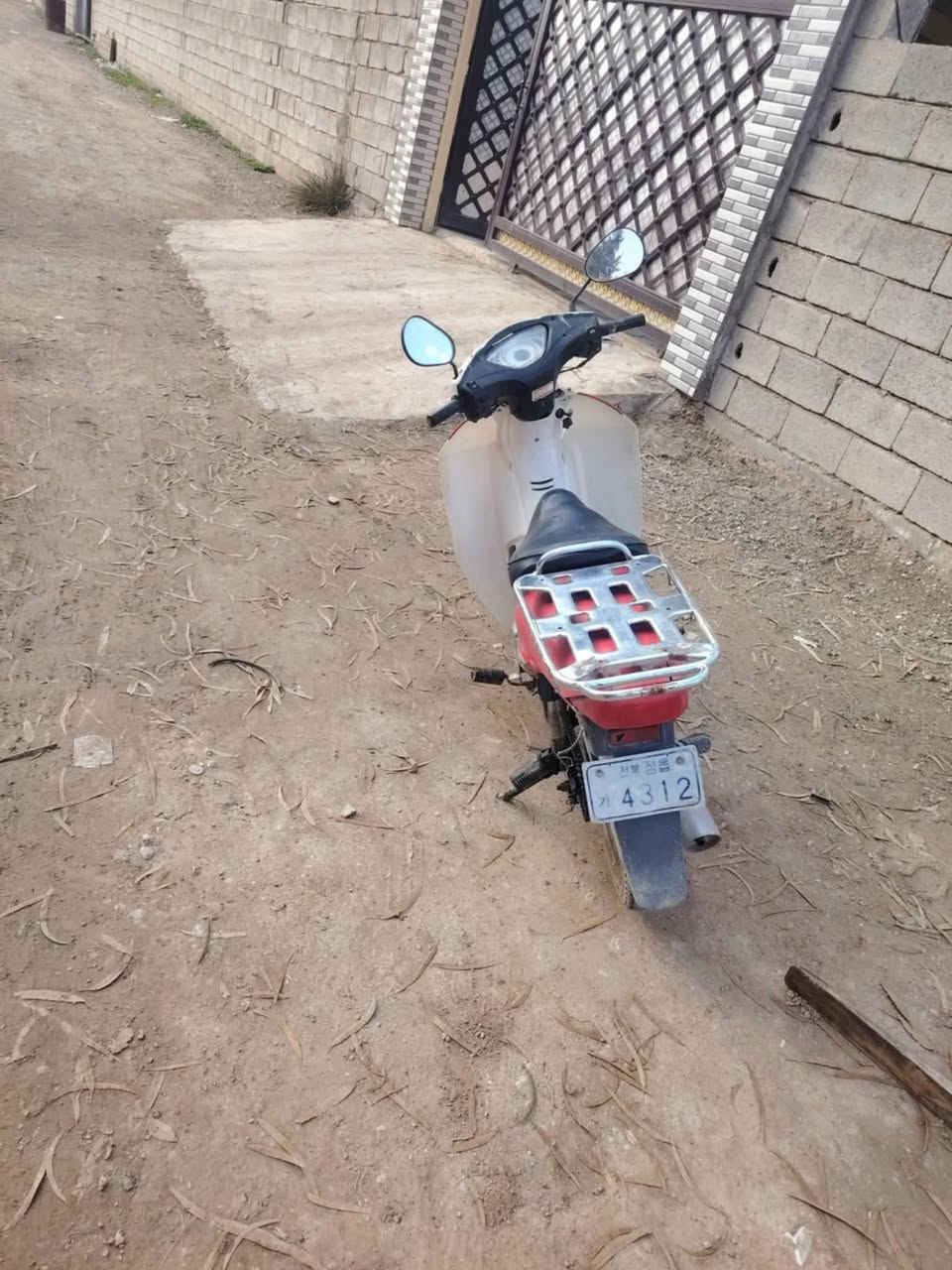 سلام عليكم موطور سلفيز للبيع السعر 450وبيه مجال ‏‪***********‬‏
