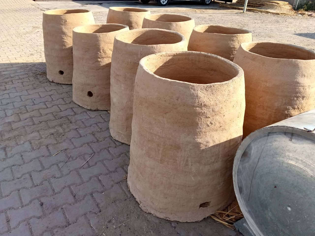 السلام عليكم
توفر لدينا اليوم تانكيات بأنواعها 
تنانير وسط 
ابواب شبابيك 
ابواب حوش 
خشب وصرايف
العنوان بعاجة مقابل مدرسة بعاجة
رقم الهاتف ***********
