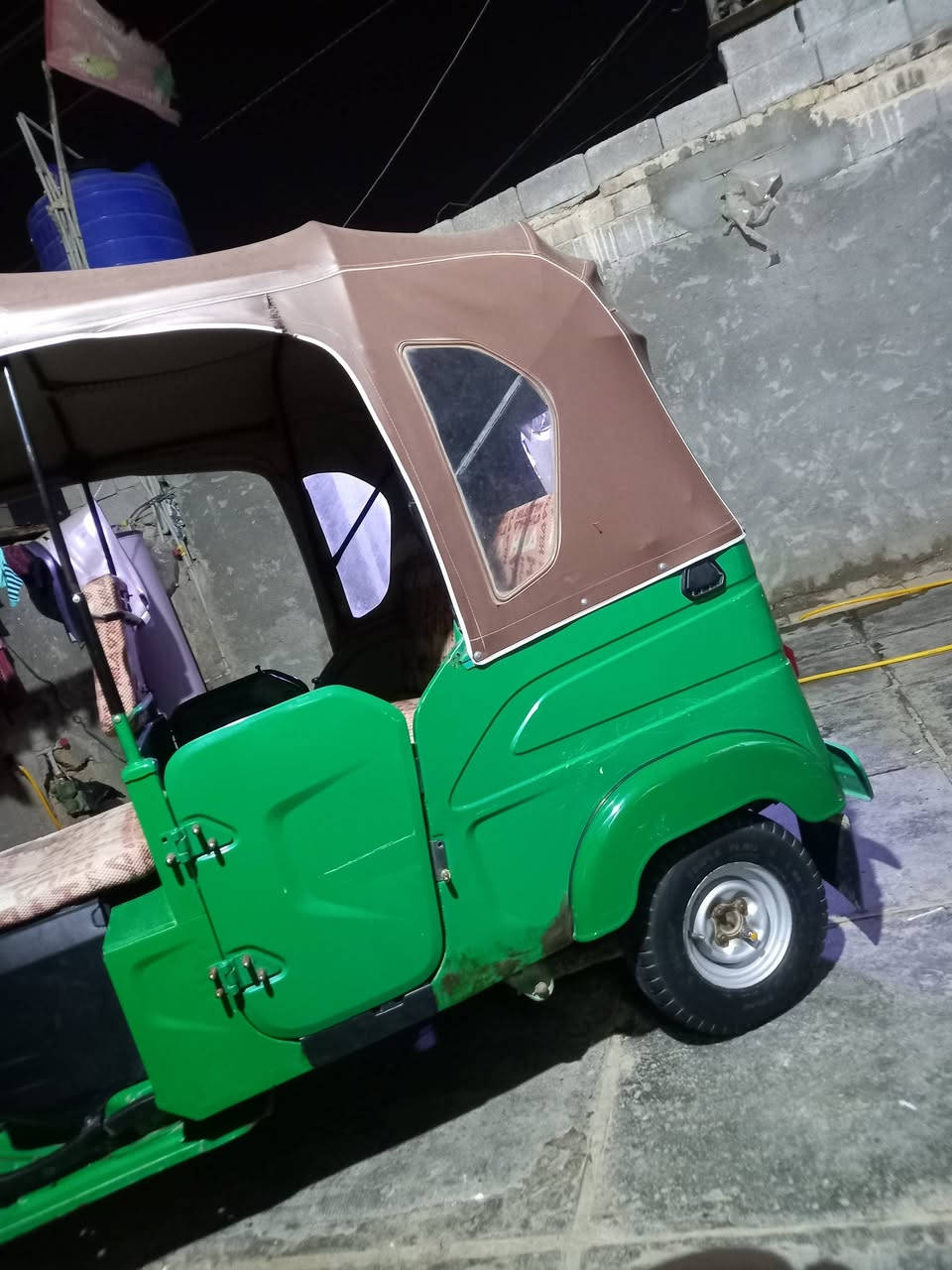 سلام عليكم تكتك موديل 21رقم النكليزي كفاله المحرك والكشرهه شوف العين شراي اتصل  ***********
