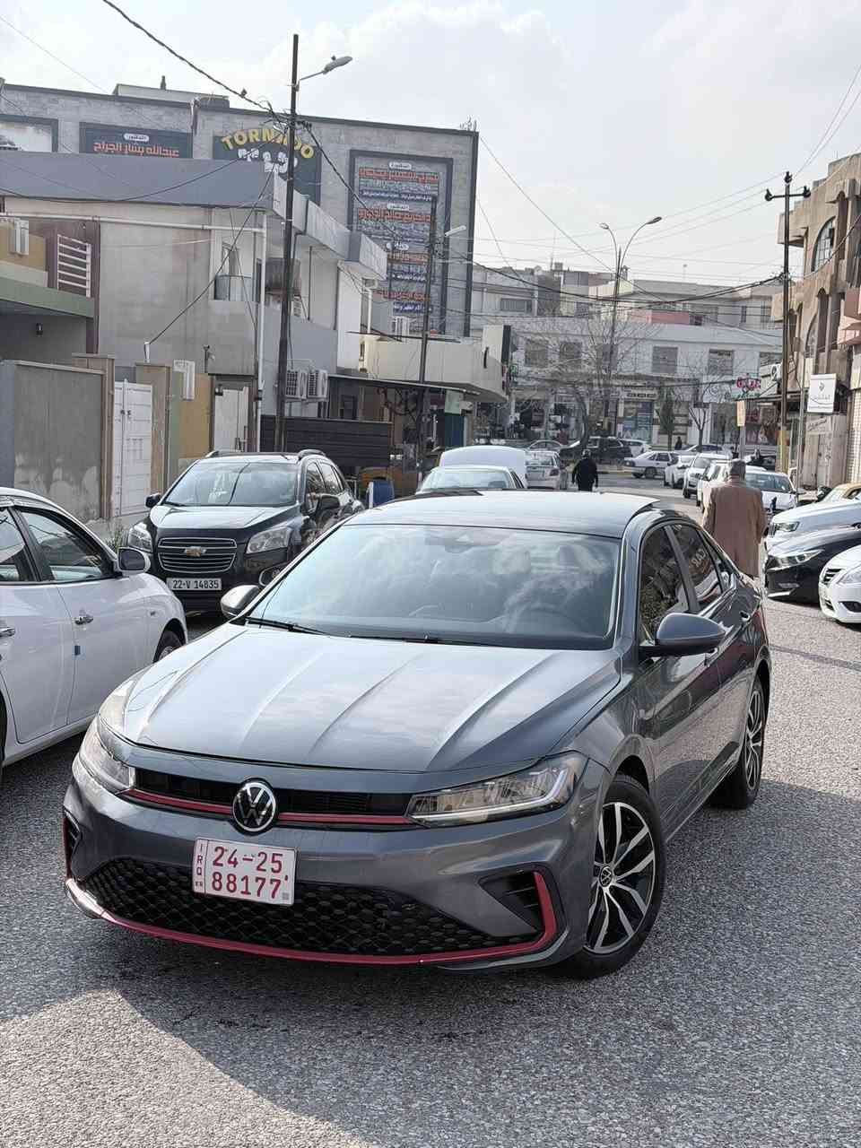 للبيع فقط
VW JETTAبلص SE 2025 
فولكسواكن جيتا 2025 
سياره مخرجه من الكمرك هزه قبل يومين مسويها 
السياره كلش نضيفه وما بيها اي نقص أرضيات اسبير عده كلهم موجودين وتصليح درجه أولى ع إيدي مصلحها ب موصل 
⚙️ محرك 4 سلندر 1.5L توربو

الحالة -الضرر _ ( جاملغ وبوند  )
▫️بانوراما 
▫️تبريد لمس 
▫️شاشه كبيره 
▫️بصمه + تشغيل عن بعد 
▫️كشن جلد كهرب وكشن هيتر 
▫️ويل ١٧ 
◽نظام دخول ذكي
◽كشنات تدفئة
◽نظام تحذير مغادرة المسار 
◽نظام محافظة ع المسار 
◽نظام نقطة عمياء 
◽نظام تنبيه حركة المرور الخلفية 
◽فرملة طوارئ تلقائية 

ماشية 8 الف mi فقط ✅
رقم كاتي تترقم شمالي مخرجه من الكمرك هزه جديده 

مكان السيارة العنوان موصل
السعر١٣٥ ومجال 
***********واتس

