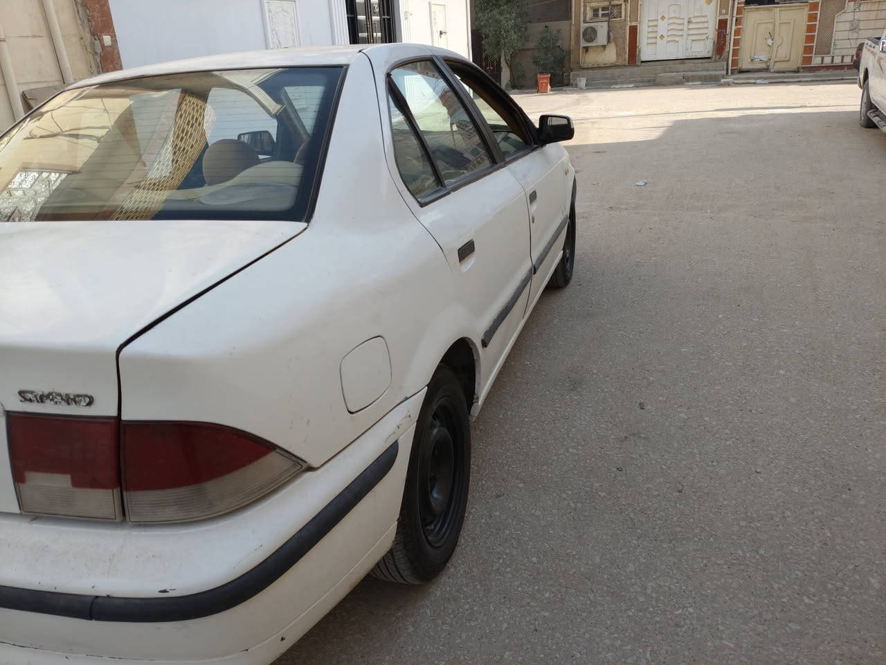 سلام عليكم سمند ٢٠١١ سياره مصبوغه عام  جانت صفره وحوله بيضه وسنويه ابيض ورقم خصوصي والسياره ماابيه اي ضربه ماعد الرصعات بلا جملغات وسويتهن السياره حداديه وكير فرنسي صالي اسبوع او اقل من شديته ومكينه خير من ربع مذب عليه السياره
السعر ٣٢ وبيه مجال بسيط 
على فيس مامتواجد 
*********** تجي تشوف اي شي غير الحجيته اني بخدمتك
