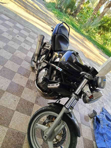 سلام عليكم... 
سازوكي بانده ربع 250 4v 
. 
الدراجه بلادي من تاير لتاير مال جنايه متعوب عليها ونضيفه 
شلعه معدل خير من الله. 
سعره الدراجه مليون و250 وبيها مجال. 
مستعجل ومتوازي ع بيعتها. 
المكان الانبار البغدادي. 
. 
تواصل. 
*********** 
او خاص
