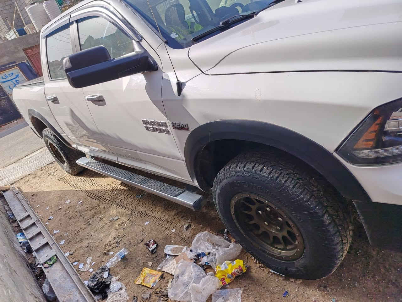 السلام عليكم رام للبيع موديل 17 بسمي رقم دولي جديد مصفرة السياة باب طويل بدي قصير مكينة هيمي 8 سلندر منضومة غاز بيهة السيارة لاضربة ولا صبغ بيهة حادثهة غرق سيارة خير من الله كير مكينة كهرباءيات جاهزة ماكو نقص العنوان بصرة دور الشرطة الاتصال على الرقم غير التواجد على الفيس رقم الهاتف السعر 190 وبيهة مجال قليل سيارة الله شاهد خير من الله رقم الهاتف ***********
