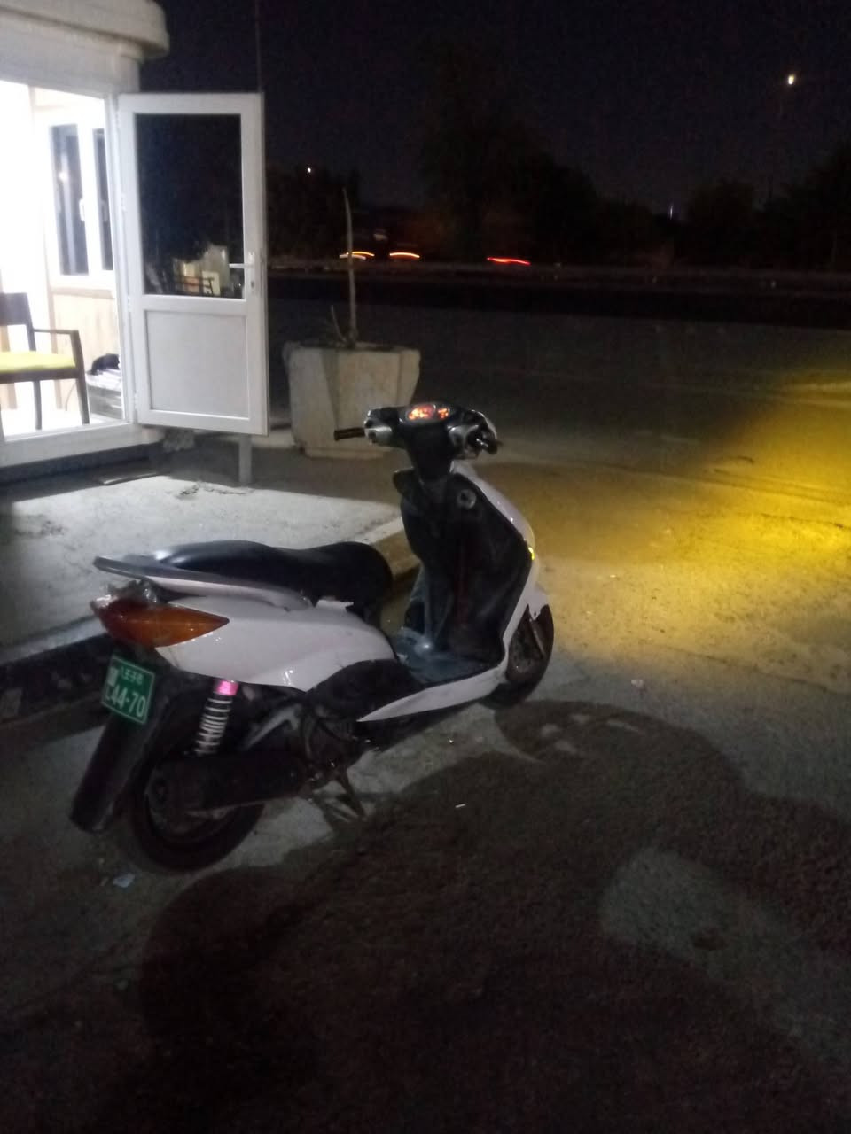 دراجه سكنس فراشه
الالون البيض 
الدراجه نكره سلف 
تايرات جدد
سلف جديد 
الاستفسار اتصال ***********
اذا تريد فقط وتساب ***********
سعر 550
