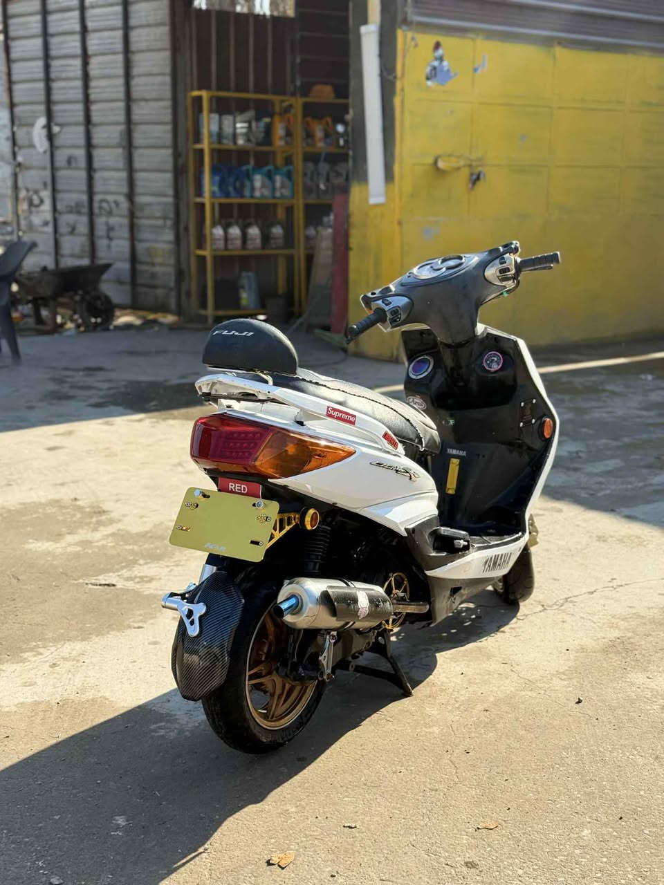 يا الله سكنس فحل طلاعات مكينه 59 كور رياضي  دراجه بيه  اهواي غراض كلجات خلفي و امامي WF صالصنه بوري عدل صدر امامي فلنچه وفج   ذهبي دبلات خلفيه رياضي نوزل8 قبق رقم شاصي ذهبي قبق بانزين ملقط قاعدة رقم جاملغ امامي رياضي كاربون كشن عالي رياضي  وياله مشيف ذهبي قبق جوزه رياضي   أ.     كهربائيات كله شغاله منضومت زنون واقيه خلفيه كاربون  دراجه شلعه ومعدل شك الكاع هاي تفاصيل دراجه لا تخابرني وتكلي شبيه مابيه هاي كله كدامك سعر1100 وبيه مجال شي قليل حك الجيه و رجآ الي ميعرف بيهن لا يراسل *********** خاص ماعندي فقط واتساب أو عل خط
