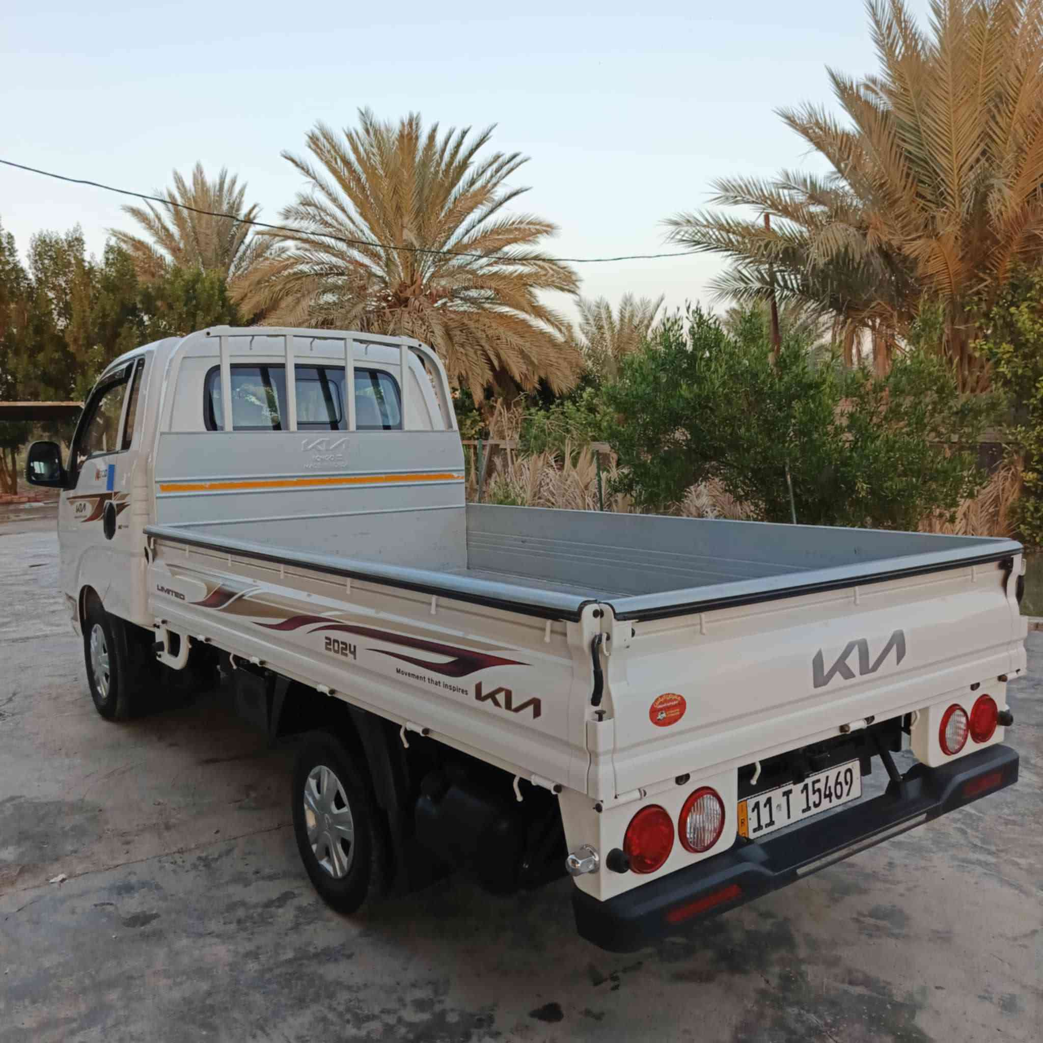 كيه عموشه للبيع موديل 2024رقم بغداد انكليزي سياره جديده بمعنى الكلمه ماشيه 33ألف حقيقي تايرات الشركه جواه سبير ما نازل فول مواصفات جام سلايت مكفوله كفاله عامه محرك كير أكسل تبريد ثلج العنوان بغداد الطارميه ***********
