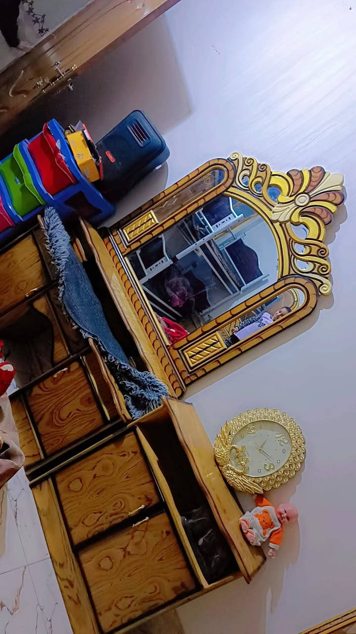 سلام عليكم غرفه جديده للبيع 500 وبيعه مجال حك الجيه مكان شارع المطحنه مقابل ملحق  قريت الغدير عامود 282 تصال وبيك خير وتدلل ***********
