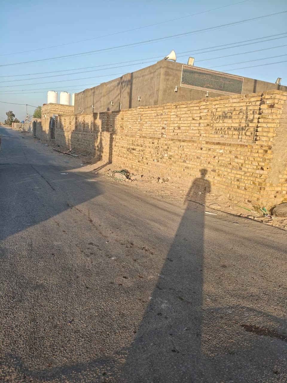 السلام عليكم ارض زراعية خلف الحسينيات عمود 399شارع 3دوانم وا 3بيوت مي كهرباء متوفر بير ارتاوازي بيهة. سند 35 استفسار اتصل عن بقية التفاصيل ***********.. ***********.. ***********
