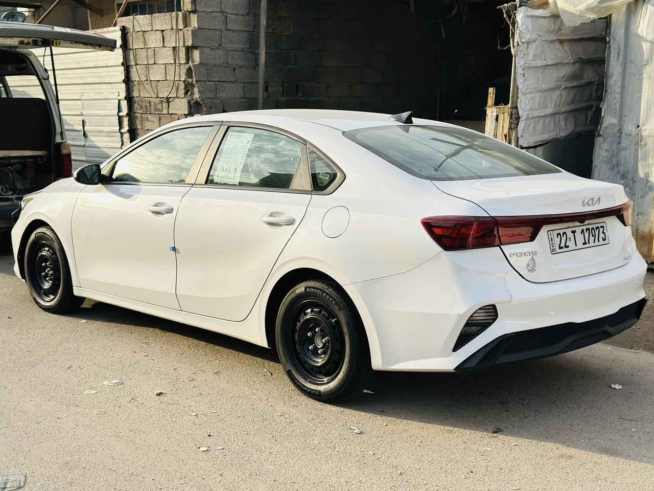 سلام عليكم كيافورتي موديل 2023سياره كفاله عامه ولا قطعه صبغ فقط دعاميه لماميه بدون ايرباك ارباكاته كله سليمه مواصفات LXمعروفه رادار امامي توقف ذاتي تحديد مسار سياقه ذاتيه كامره دواره خلفيه تحكمات ستيرن وبعد بيه موصفات ممشاه سياره بمريكا 51الف هسه مشت بل عراق 58الف يعني مشت بس 7الف سياره مدوشمه ارضيه وسفاري حته جنطه مدوشمه تاير ويل جديد مصار سبوع من شاهدهن سبير جديد هوه ولعده مالته سياره بسمي شخصين تريد تحويل تريد وكاله  سعر 166بيه مجال قليل  رقم لهاتف *********** ملاحضه سياره بيه بارد اقل شبر بل باب سايق وبيه رصعه بل جنطه فوك لعالمه زغيره مال تحميل فقط صور حادثه منشور ويه صور قره لمنشور وتصل وتمر امر
