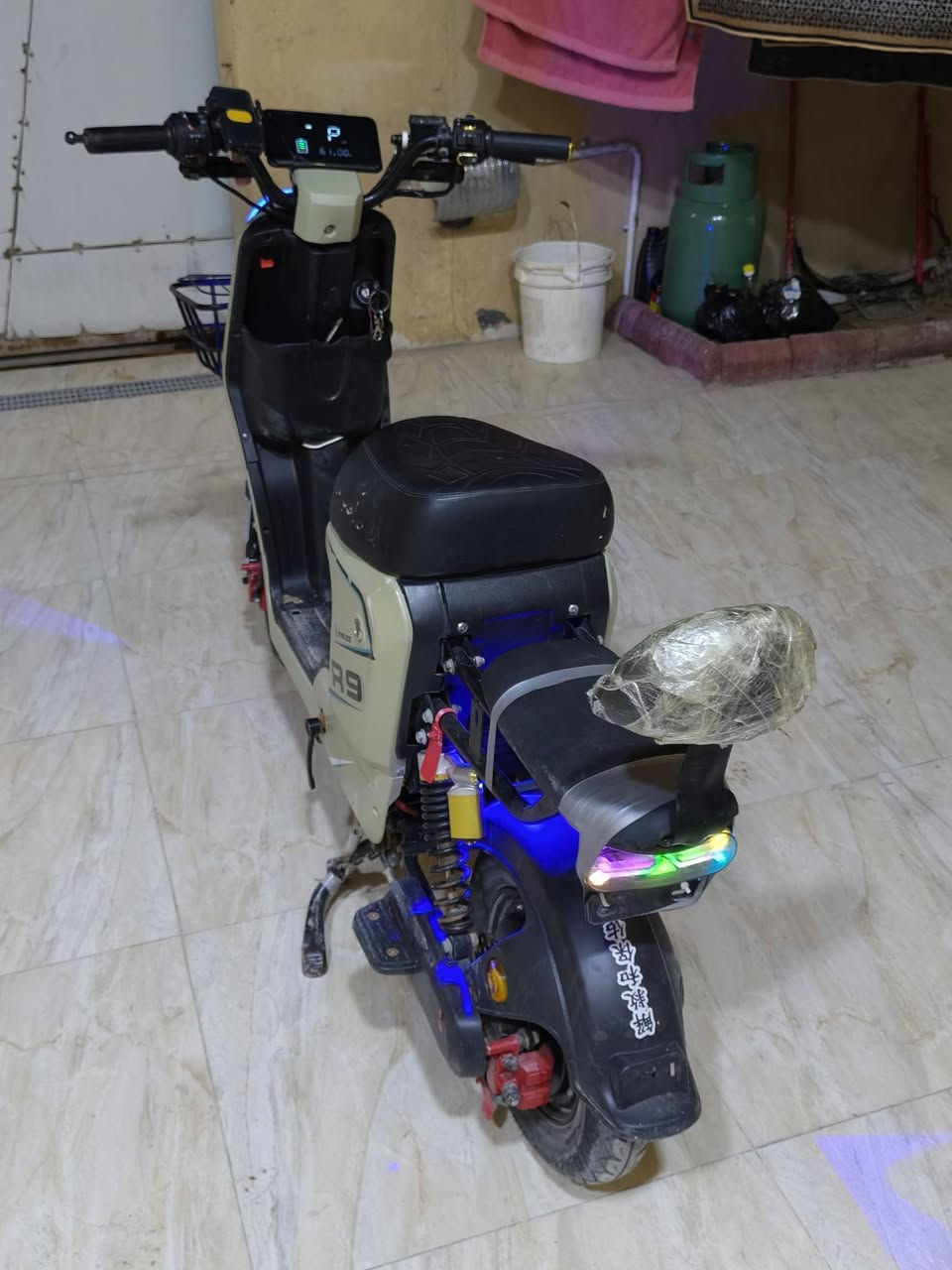 السلام عليكم دراجة شحن موديل 2024كفالة عامةموصفاتة
انارة لايت الوان🥇
لايت زنون عدسة عالي ناصي🥇
اشاير يمنة +يسرة 
لايت بلوتوث عالي🥇
نضام بك🥇
انارة خلقية وامامية🥇
يعني دراجة برغي ماناقصة
سعرة420وبية مجال قليل مكاني بصرة جزيرة ***********
