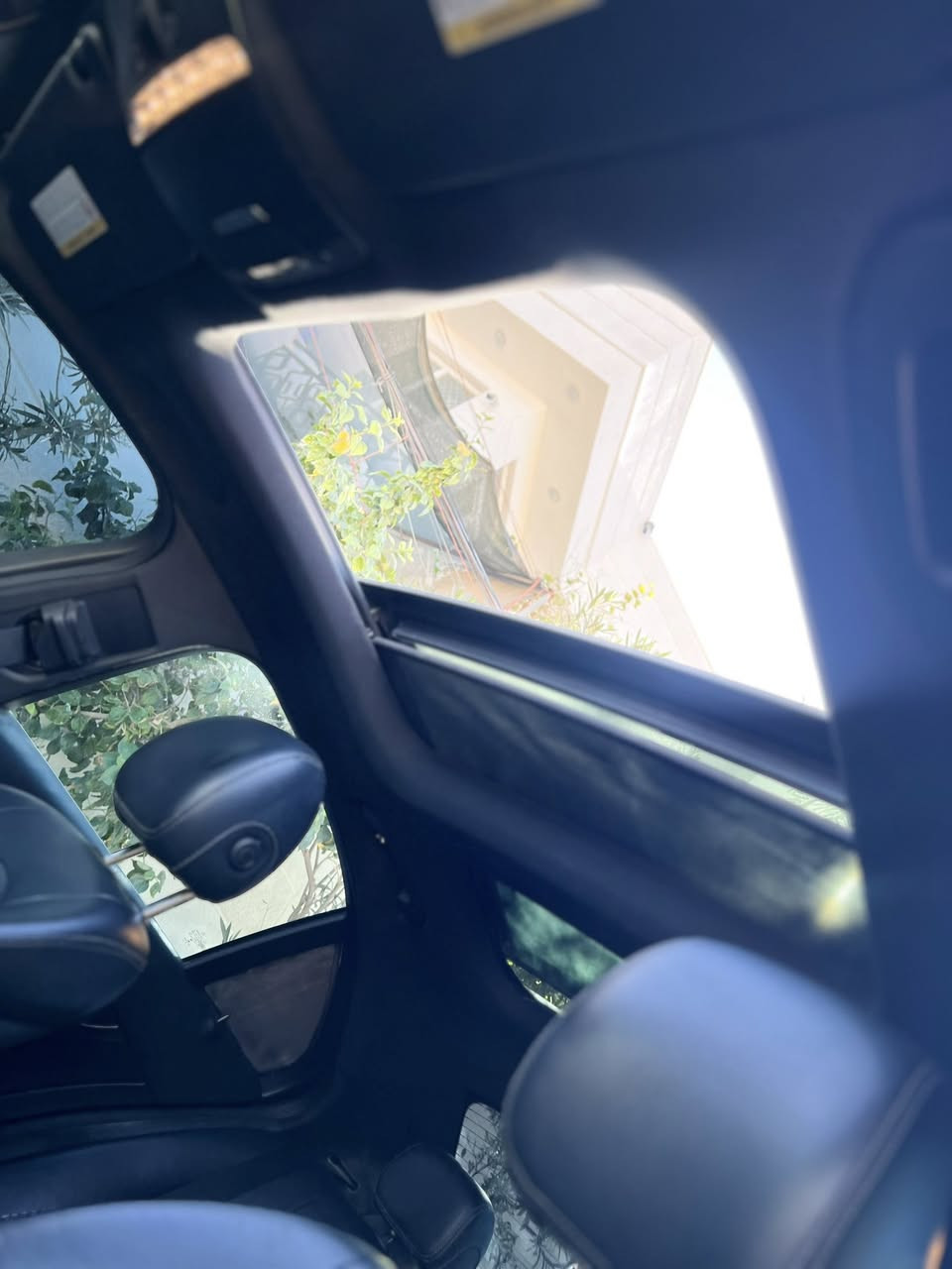 ____
Mercedes-Benz C300 | 2016 Model

مرسيدس   بنز C300 | موديل2016  وارد امريكي
🌍 المدينة - بغداد. 

•   🛣️  المسافة المقطوعة    -100 الف كلم 

عليه كتاب تضليل🛑🛑🛑🛑🛑🛑
------------------------------------------------------------ 

✅ المواصفات :

🔹 الموديل: 2026
🔹 المشي: 100ألف كم فقط
محرك 4 سلندر سعة 2000 سي سي (2.0L تيربو) 
🔹 الوارد: أمريكي
🔹 الحالة: ممتازة
🔹 الضرر: كلين  فقط بارد بل جاملغ خلفي خفيف
🔹 الرقم: اربيل
✔️ سلايد
✔️ لايتات زينون
✔️ كراسي جلد كهرباء
✔️ تبريد وتدفئة الكشنات
✔️ تبريد خلفي
✔️ بصمة تشغيل
✔️ جنطة خلفية كهرباء

✔️ شاشات

✔️ تحكم بالستيرن
✔️ ستيرن كهرباء
✔️ ويل كروم

رايد مراوس او بيع الاستفسار 
***********
السعر ٢٠٨٠٠ وبيه مجال 
سياره كلش نضيفه
