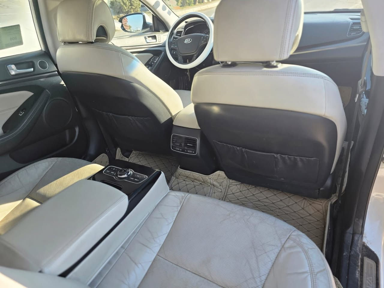 كيا كادنزا 2016
فول مواصفات vip
برده كهرباء 
سايدي بريك بصمه 
كشن ذاكره
حساس امامي خلفي
كشنات تدفئه تبريد 
وبعد بيهه هوايه مواصفات 
كفاله عامه من الصبغ والبارد 
ماشيه 165 كيلو متر
السعر 170 وبيهه مجال بسيط

الاتصال بالرقم -‭0770 222 6276‬
