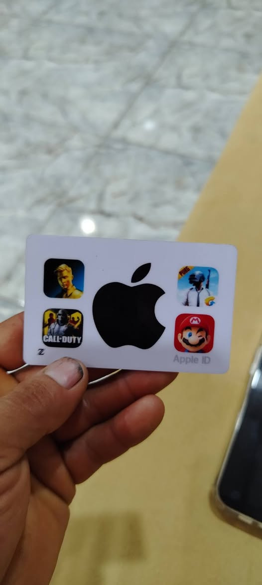 موبايل للبيع ايفون كوبي بات ثاني دبس سيم كارد لا مفتوح ولا ملعوب كله شغال سعر 195بمجال***********
