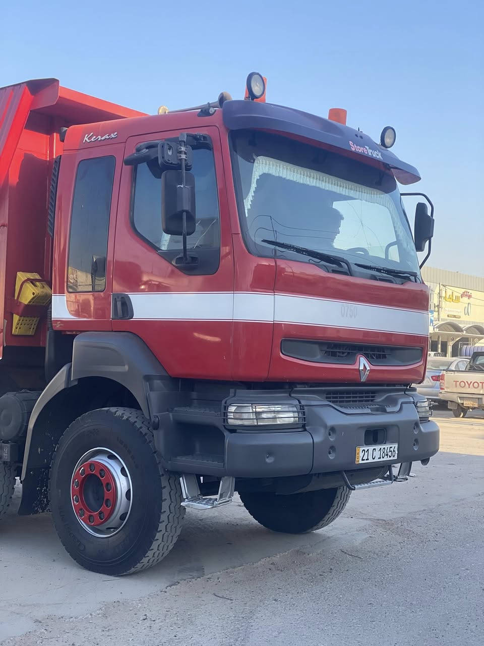 لبيع رينو
مديل 2004
بم و نوزل 
بدي 15 متر 
سيارة مكفولة 
تخم تاير جديد 
سنوية جديد 
رقم ***********
رقم ***********
