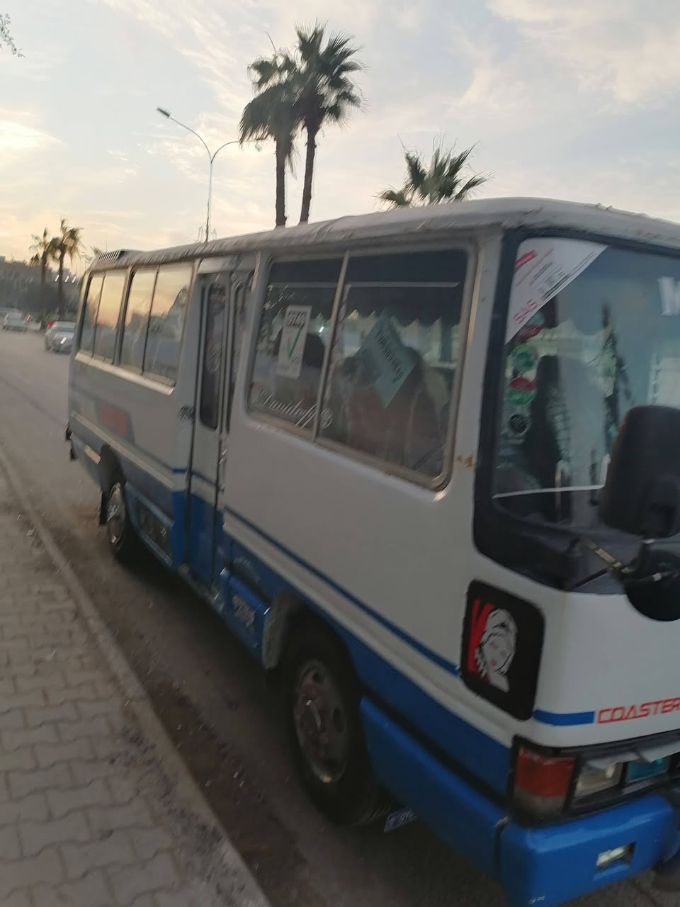 سلام عليكم كوستر عريضه مكينه وكير بنكو كاز بور ستيرن كسل جديد صدر امامي خلفي جديد كهربائيات كله شغاله  سياره مثل ما بصوره هيج نصبته داخله كلش حلو ومصوره مقطع داخل وخارج طبل بنزات جدد شواصي جدد سياره مصفره حته هيئ مصفره  سعر  7ملاين 750 مكاني بغداد هاتف ***********
