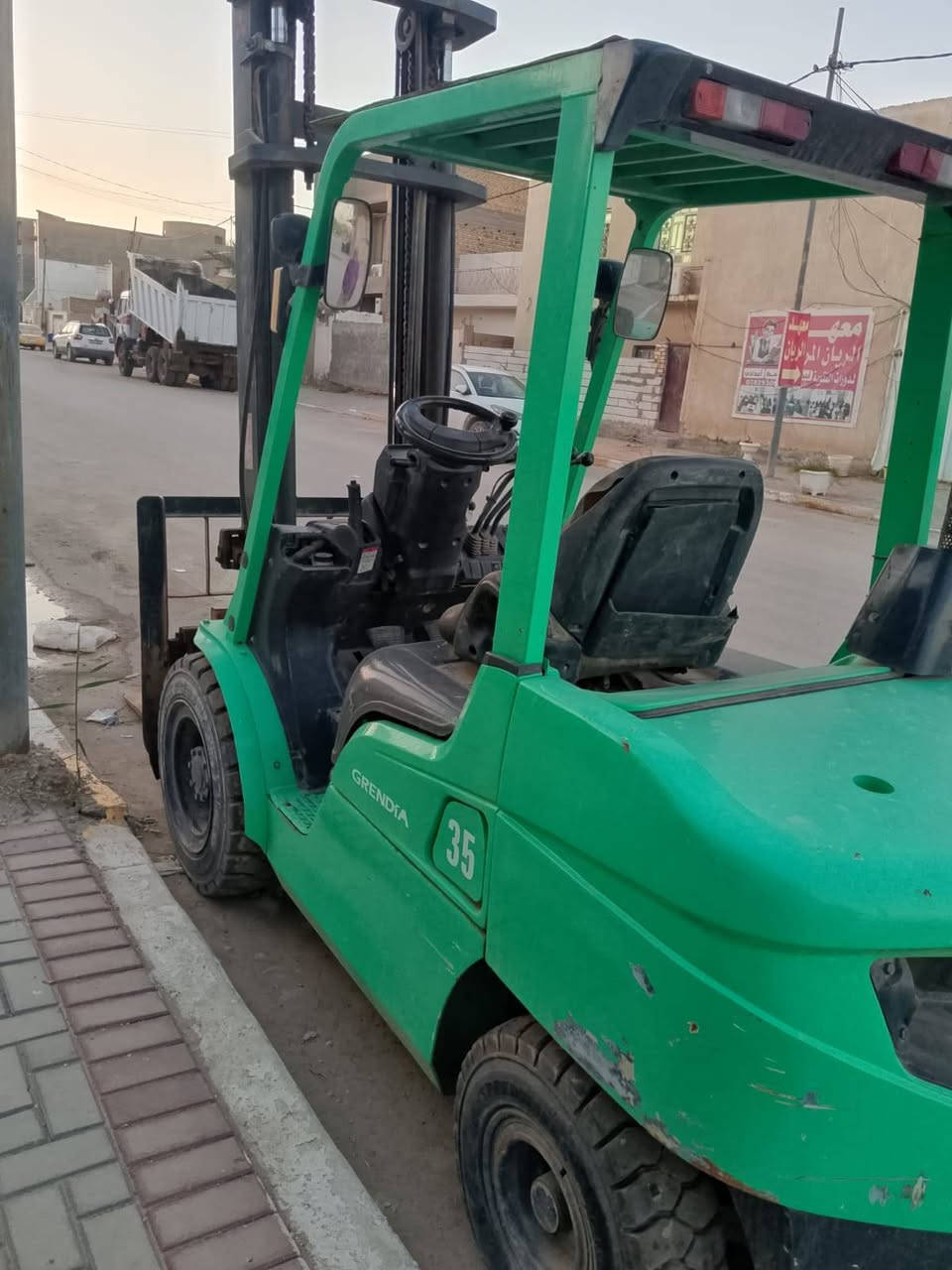 للبيع 2016
رقم شمالي فحص مؤقت
 شرط الشغل  3.5 حموله جب عالي
3حركات
***********
