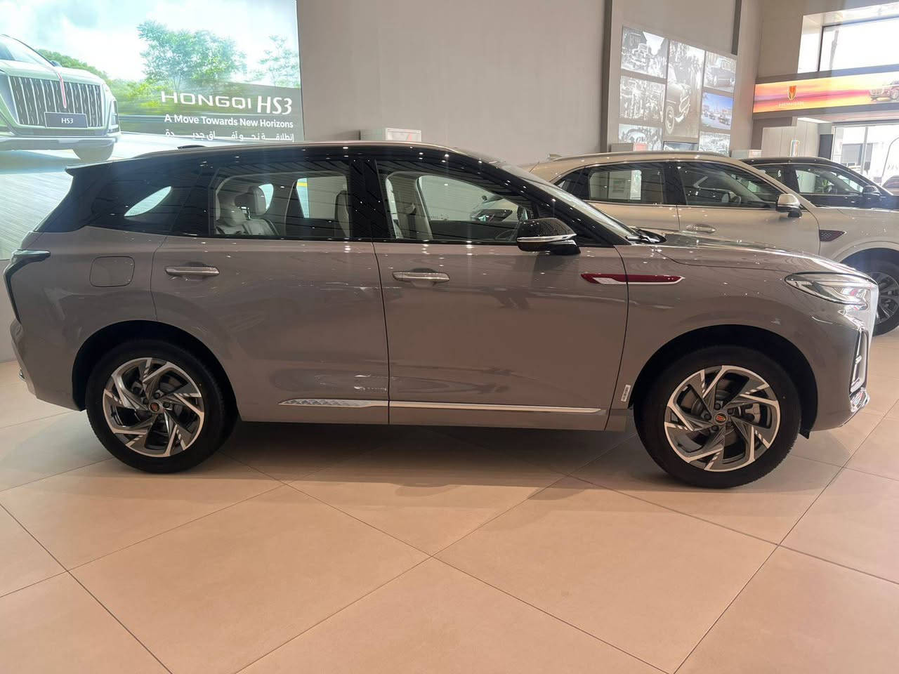 السلام عليكم
سياره هونشي وكاله صفر كيلو متر 
موديل 2026
محرك 1500تيربو
كير 7نمر 
داخل جلد 
مقاعد تدفئه تبريد
الكراسي كهرباء 
360درجه كاميرات 
بانوراما 
جنطه كهرباء 
ضمان الوكاله 7سنوات كيلو متر مفتوح 
الك 7 تبديلات دهن مجانيه 
و7 مساعدات على الطريق 
للاستفسار اكثر 
*********** احمد مبيعات 
العنوان بغداد النهضه مقابل شركة نيسان
