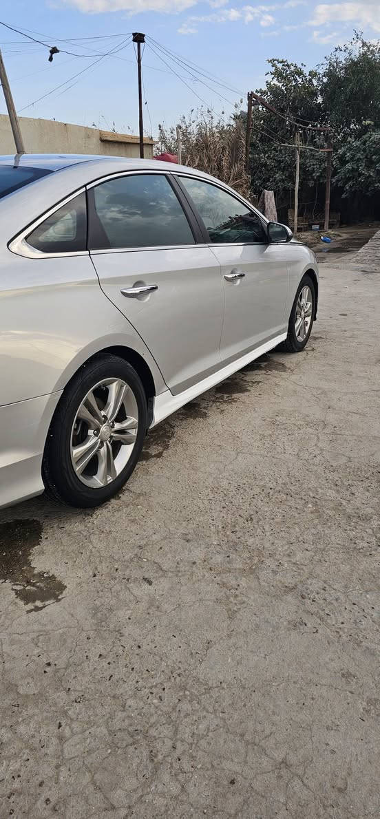 سلام عليكم
سوناتا سلفر 
موديل 2019
فول مواصفات عدا الفتحه
وارد امريكي
حادث بنيد صبغ فقط وتكحيله بلجاملغ ليبل واحد بدون تبديل
بصمه
شاشه
كشن كهرباء 
قطعتين تبريد 
تدفئه كشن
تدفئه ستيرن
ماشيه 48
ويل١٨ تخم تاير جديد
السياره شادلها منضومه غاز جديده
رقم بابل بأسمي شخصيا 
سنويه لل٣١
للاستفسار هذا رقمي ***********
مكاني بابل
