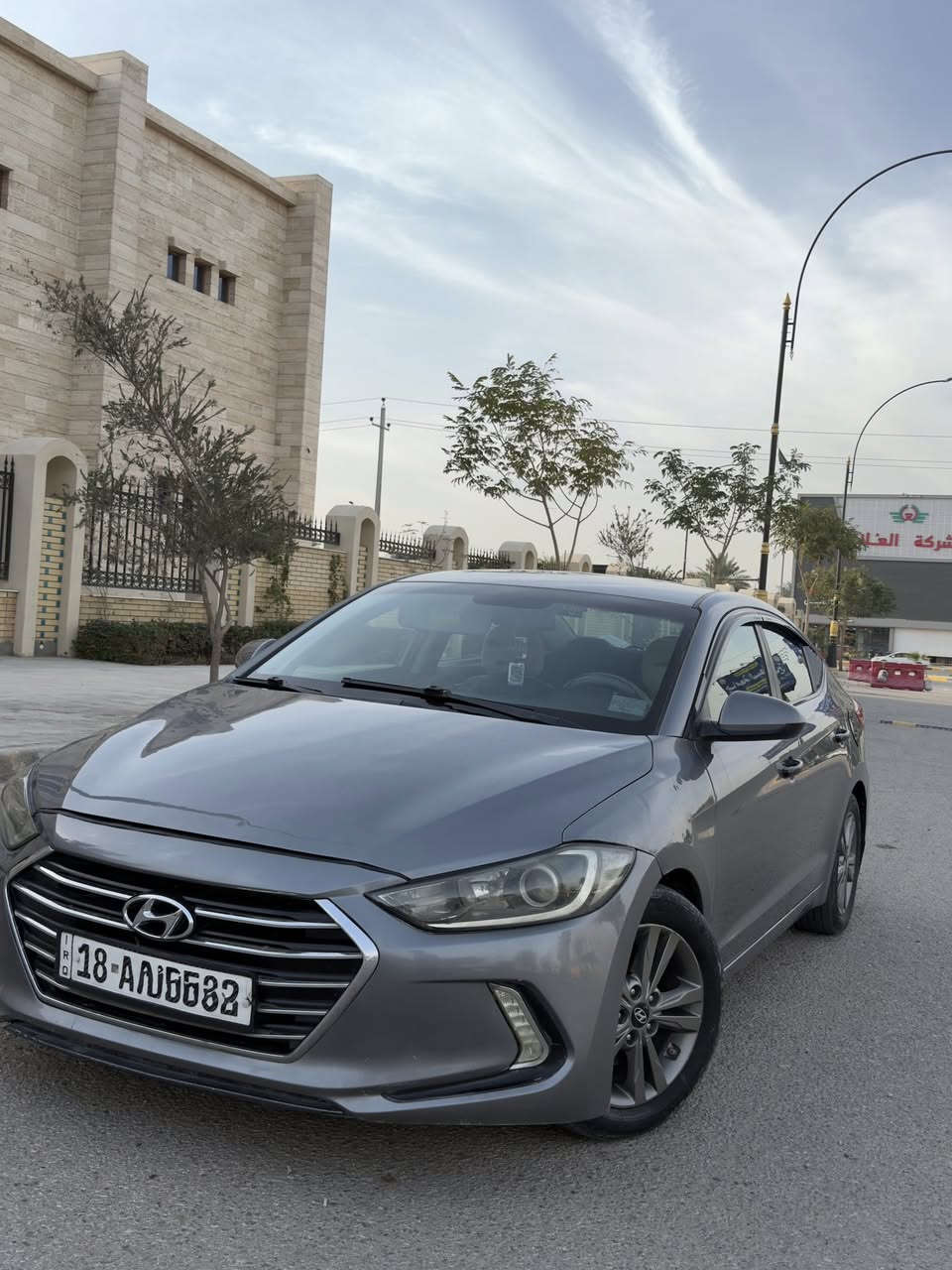 السلام عليكم
النترا موديل 18 وارد امريكي 
السياره كامله مكمله مابيهه نقص برغي محرك 2000 دوش وكيرهه AT الي ترغبونه محرك وگير مكفولات ويخبلاً تدفئه تبريد شغالات وفول السياره باسمي رقمهه بابل ومشروع وطني السياره ضربتهه جاملغ خلفي وبيهه صبغ 3 قطع فقط صبغ سونارهه مرفق بلمنشور
 
* مواصفاتهه.....
* 3 انضمه قياده
 eco-sport-normal *
* مانع انزلاق
* نضام ABS
* رادار جانبي
* رادار خلفي
* نقطه عمياء بلمري
* كامره خلفيه
* شاشه بلادي كبيره
* شاشه اعطال تعرض شكو عطل بسياره
* صندوق ذكي
* فول تحكم ستيرن
*  مثبت سرعه 
* تحكم بتسارع السياره بدگم
* كشنات حضن
* ذاكره خزن صور وموسيقه • •
 
    سعر السياره 120 وبيهه مجال
   مكان السياره كربلاء الحر
   للتواصل *********** 
                ***********
