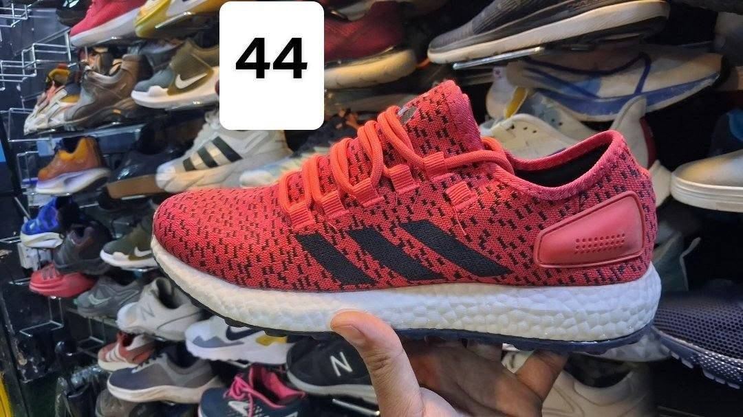 احذية باله اصلي
سعر القطعه  ٢٥
مكاني بغداد شارع حيفا 
نزله ملعب نادي الزوراء مقابيل معمل ثلج
يوجد توصيل للكل ***********
