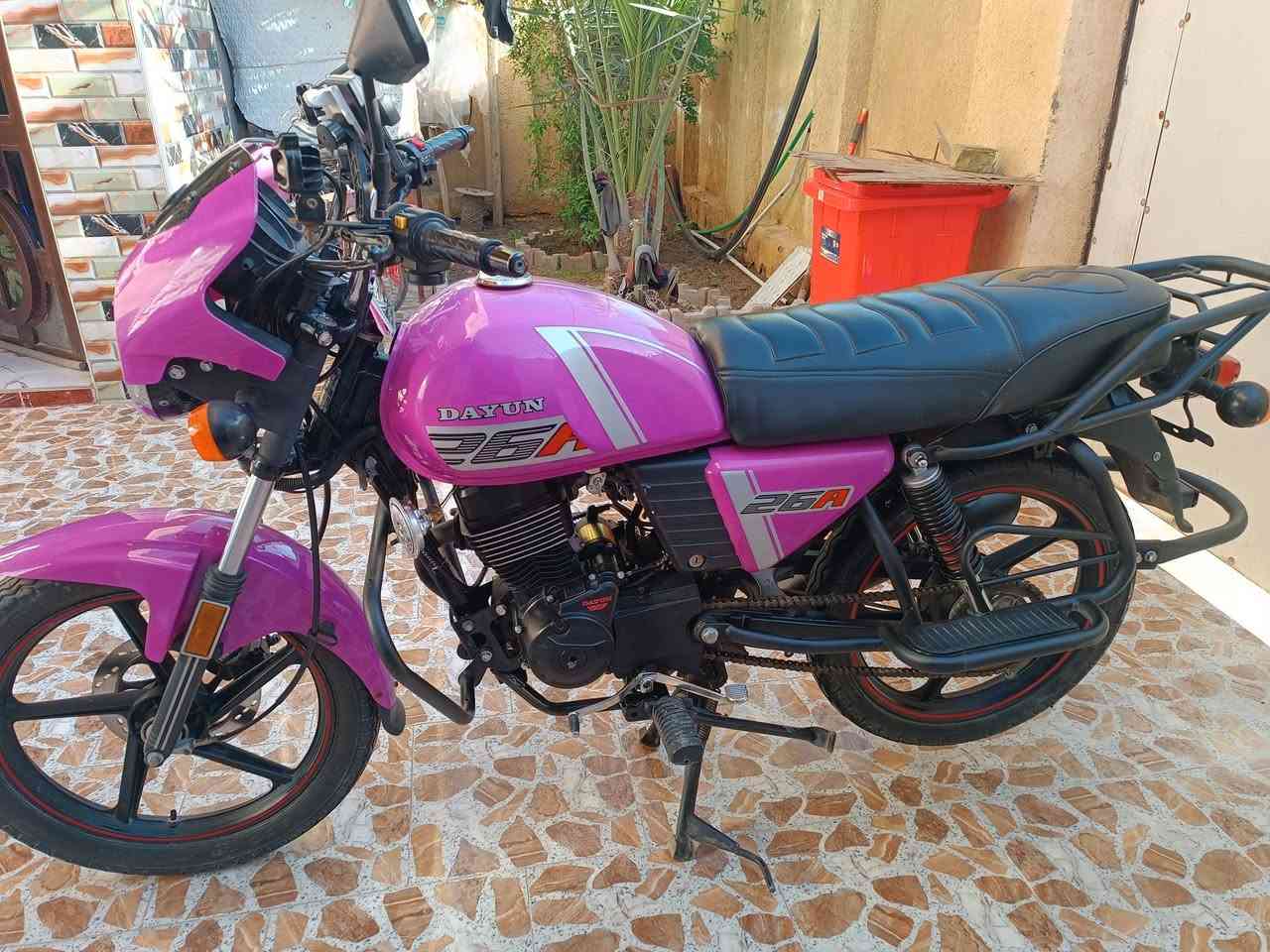 السلام عليكم دراجه دايون للبيع موديل ٢٣ نضيفه اوراق السعر واحد ٧٠٠ اليريده ايدك ***********
