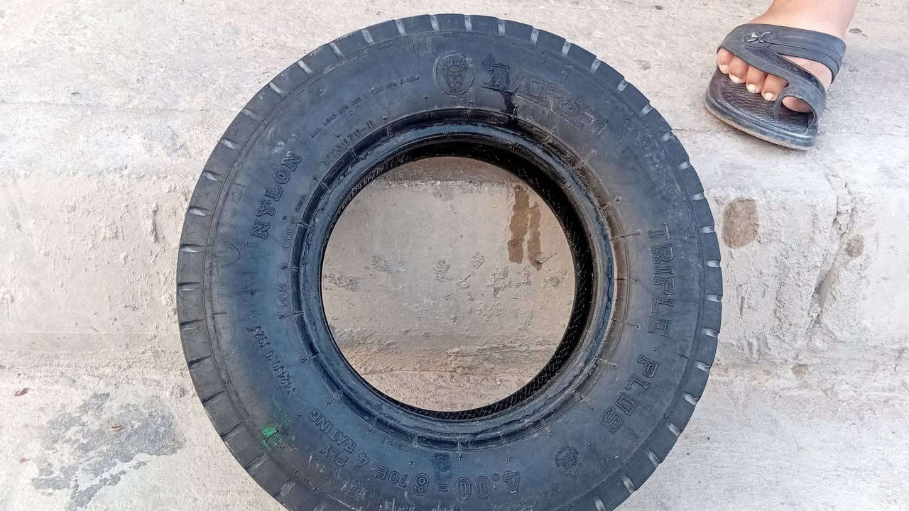 سلام عليكم تاير للبيع ***********
