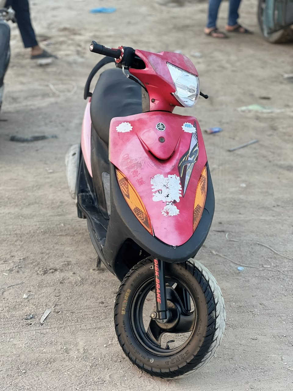 السلام عليكم ماكس عدله ((مامفتوحه٤٩ بلاد)) جيب مصلح وتعال افحص الدراجه كله شغاله لايت سلف نكره اشاير دبلات امامي خلفي مكينه ماتنسمع كفرد بلادي 
مكاني//قرنه// نهر الباشا 
رقمي//***********
السعر//٨٠٠ ((بيع او مراوس))
