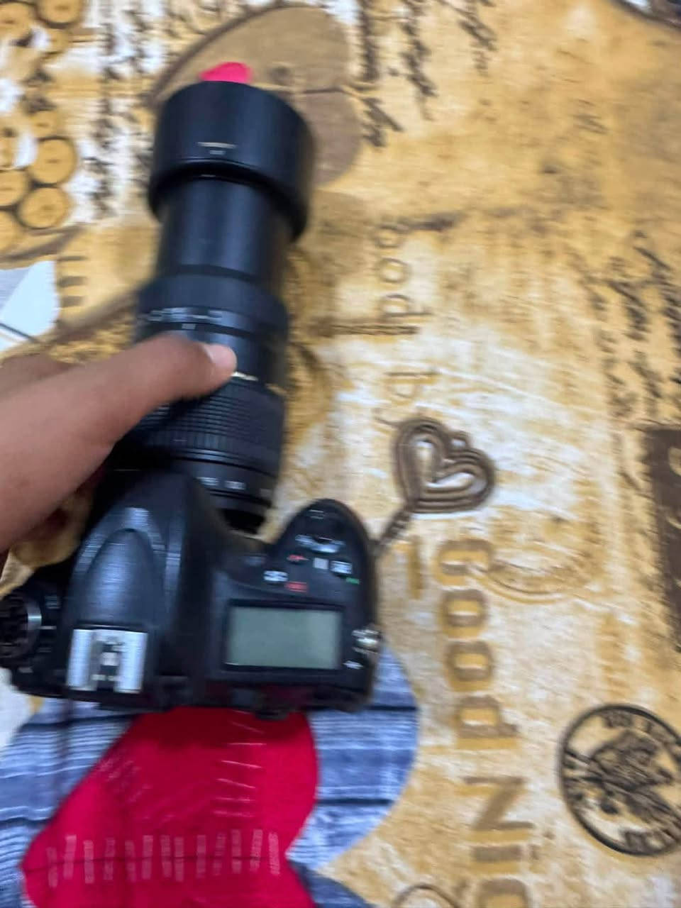 كامره نيكون 610سعرهً500قفل شتر 50k توصيل ما عندي اتصل وتساب فقط***********
