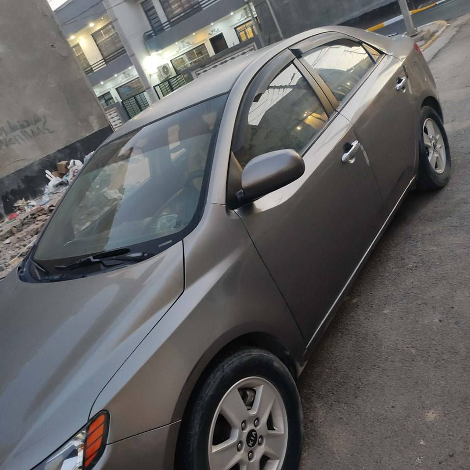 سياره سيراتو خليجي 2012
كير ومحرك وتبريد وحداده صدر كله تمام بيه 3 قطع صبغ، بدون حادث، الدواخل كله مكفول باب السايق مبدل بلادي، بدون صبغ... 
السعر 96 وبيه مجال للشراي وبخدمتكم. 
للتواصل متواجد واتساب، واتصال *********** بغداد, العراق
