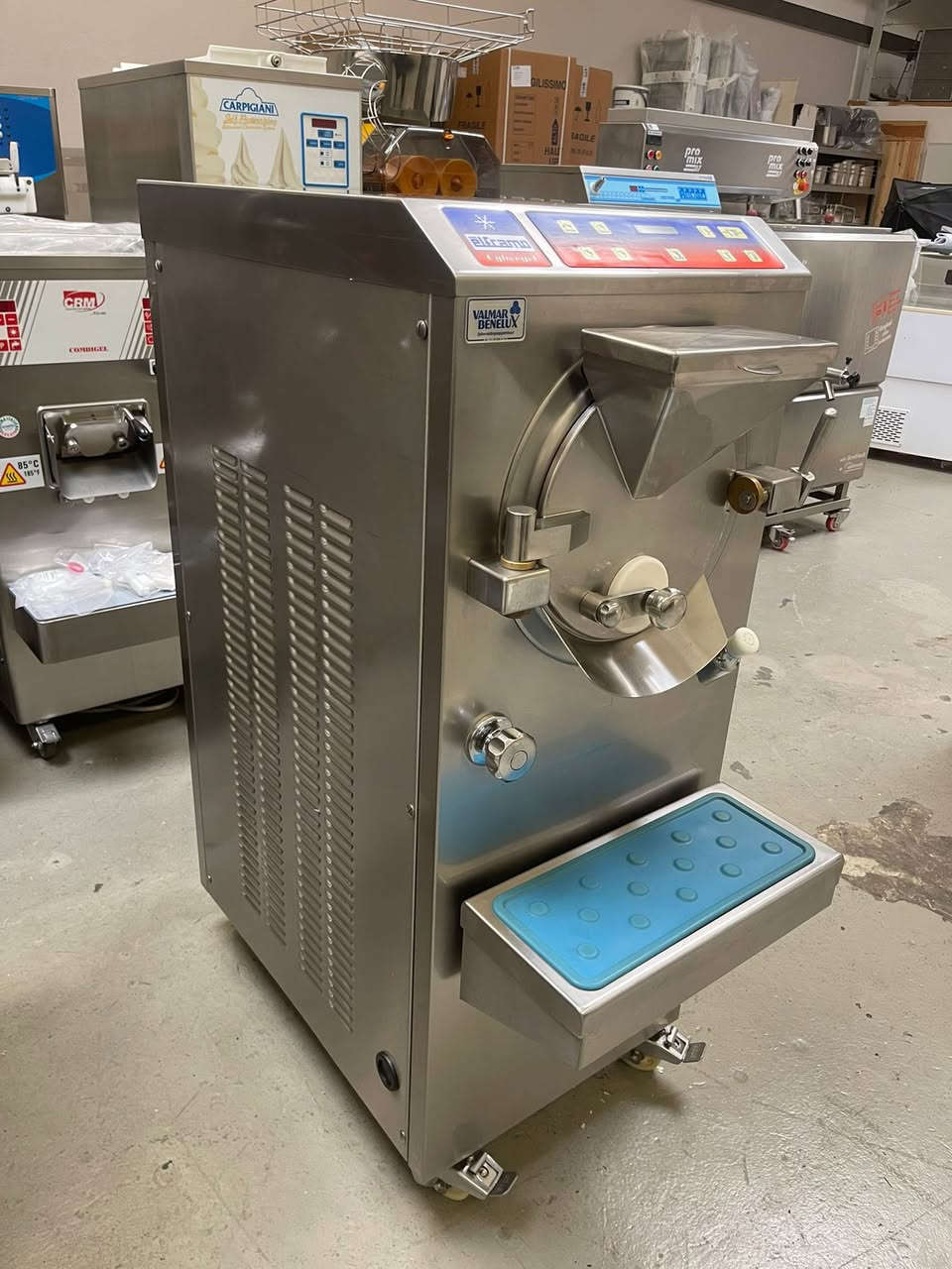 #معرض #الايطالي

إنتاجيه Ds إلفرامو أيطاليا 🇮🇹

8-6 لتر 

مستخدم اخو الجديد 

نضيفه جدآ 

كلشي بيه بلادي على وضع الشركة 

تبريد ماء 

3فيز 

المكينه جاهزه من كلشي 

✨

السعر والتفاصيل مراسله الصفحة 

اؤ الأتصال هـ   ***********

العنوآن بصره 

#سيدحسين
