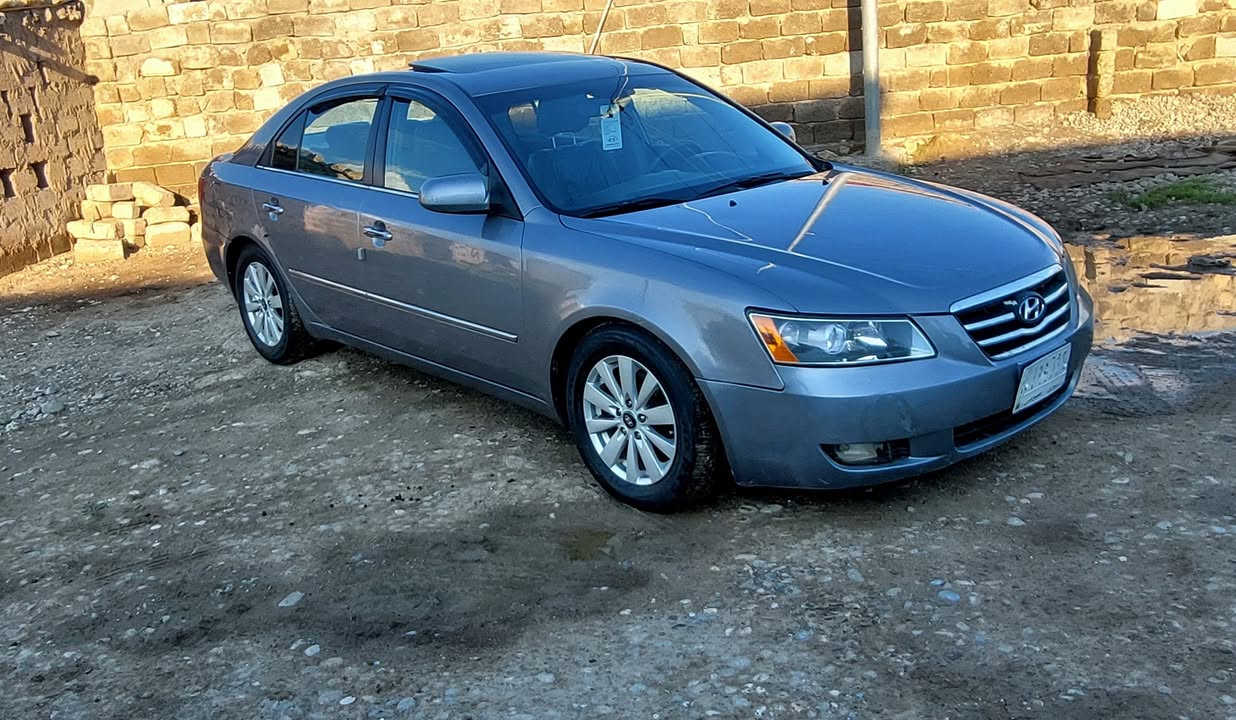 سوناتا 2008امريكي محرك6سلندر 
فول مواصفات لمتد
فتحه..كشنات كهربائي +جلد
كامره..كشن هيتر .
صاج..تحكم استيرن 
تبريد لمس..
رقم نينوى شرط التحويل سنويه 29
بيها رش قطعتين بدون دواخل ولا تبديل 
سياره جاهزه مابيها اي نقص 
السعر 110وبيها مجال 
مكان السياره موصل ربيعه 
***********
***********
