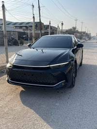 كراون هايبرد • ٢٠٢٥ • بدون دواخل
