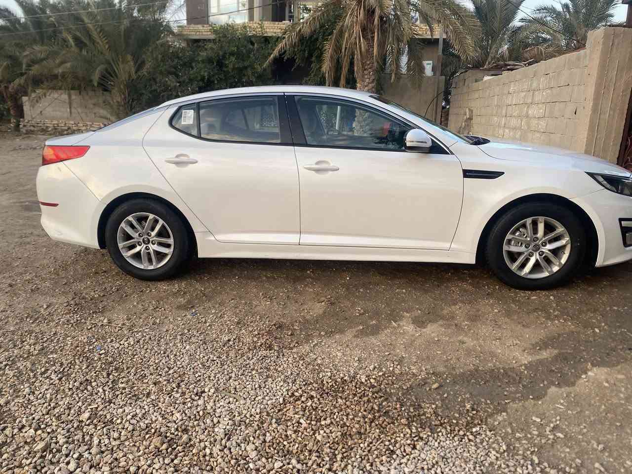 السلام عليكم
للبيع فقط اعتذر عن المراوس 
كيا اوبتيما موديل ٢٠١٦ شكل ٢٠١٥ خليجي مكينه ٢٠٠٠ 
مواصفات نص فول 
تبريد قطعتين 
تحكم ستيرن 
تخم تاير جديد 
باتري جديد 
حداديه جديده 
كلها شرط 
بيها صفحة جهة اليمين رش صبغ بدون فتح او تبديل 
رقم بغداد دولي بسمي 
مكانها السماوة مجسّر سريع الوركاء 
سعرها قفل قفل ١٣٥ للاتصال والاستفسار *********** ابو علي وبخدمتكم اسف عالاطاله
