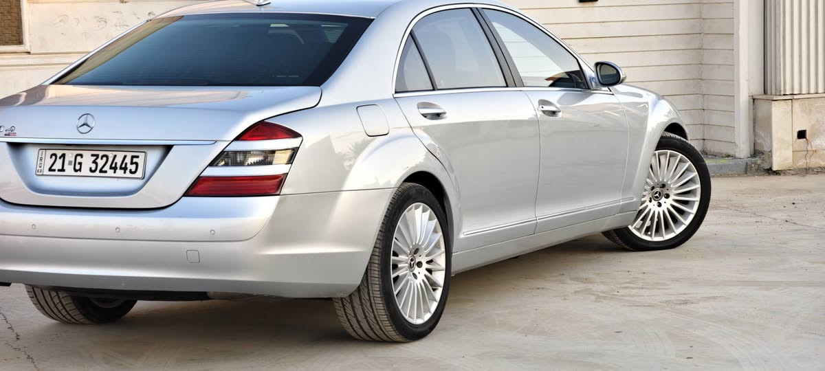 تحفه للبيع S550 
محرك V8
موديل 2005 
رقم شمالي بسمي 
قطعه وحده صبغ 3 قطع كلير فقط باليبان السونار مرفق مع الصور اخر صوره 
جديدة جدا ماشيه 147 الف 
جاهزه بدون نقص برغي 
باب طويل فول مواصفات  
5 بردات كهرباء 
كشنات كهرباء 4 خزن ميموري
12 ايرباك 
ابواب +جنطه شفط+مري شفط تحكم كهرباء 
لايت داينمك وي الستيرن +زراك لايت 
ستيرن كهرباء 
سستم صوت هارمن كاردن
السعر 185 ورقه 
عنواني واسط الكوت 
للاستفسار الاتصال على الرقم 
***********
***********
