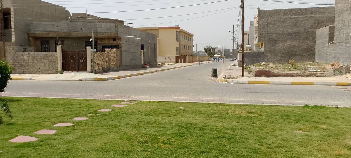 بيت للبيع
الموقع التاميم حي الاكراد 
شارع السايدين شارع حي الاكراد 
اسواق كركوك 
مقابل ثانوية الشفق للبنات
200 متر طابو صرف
طابقين يتكون
محلات اسواق كركوك 
خمس غرف نوم
ديوانيه
صاله
مطبخ
3حمامات
مخزن عدد 2
للاستفسار الاتصال على الرقم التالي 
***********
