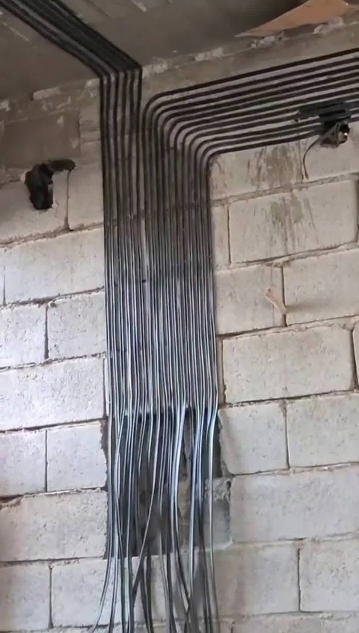 اخوان، اني كهربائي تاسيس بيوت متفرغ وجاهز لكل أعمال الكهرباء

🔹 الأسعار حسب المساحة:

▪️ طابق واحد:
• 100 متر: بـ 200 ألف
• 125 متر: بـ 240 ألف
• 150 متر: بـ 275 ألف
• 175 متر: بـ 310 ألف
• 200 متر: بـ 350 ألف
• 225 متر: بـ 390 ألف
• 250 متر: بـ 425 ألف
• 275 متر: بـ 460 ألف
• 300 متر: بـ 500 ألف

▪️ طابقين:
• 100 متر: بـ 300 ألف
• 125 متر: بـ 360 ألف
• 150 متر: بـ 410 ألف
• 175 متر: بـ 465 ألف
• 200 متر: بـ 520 ألف
• 225 متر: بـ 580 ألف
• 250 متر: بـ 640 ألف
• 275 متر: بـ 700 ألف
• 300 متر: بـ 750 ألف

(الأسعار تقريبية وتختلف حسب التفاصيل المطلوبة)

🔹 أشتغل:
بيوت – محلات – عمارات
وبنظام هندسي مرتب وأسعار مناسبة

🔹 الخدمات:
• نصب كاميرات مراقبة
• صيانة وتصليح جميع الأعطال الكهربائية

✔️ شغل مضمون
✔️ التزام بالمواعيد

📞 ***********
