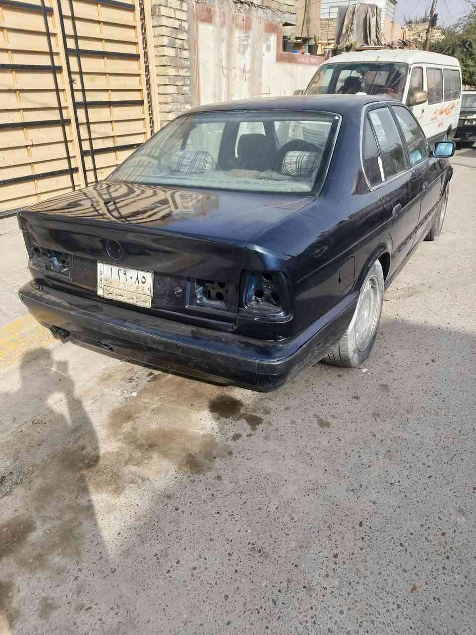 السلام عليكم ورحمه الله وبركاته الرخصه الادمن المحترم بي ام دبليو سياره جاهزه البارحه من الصبغ طلعت الرقم صادر نكليزي السنويه 30اني مكلف بل نشر تصل ع صاحب سياره ***********
